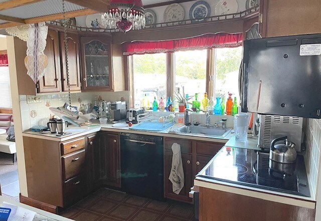 Building Photo - 518 Davisville Rd