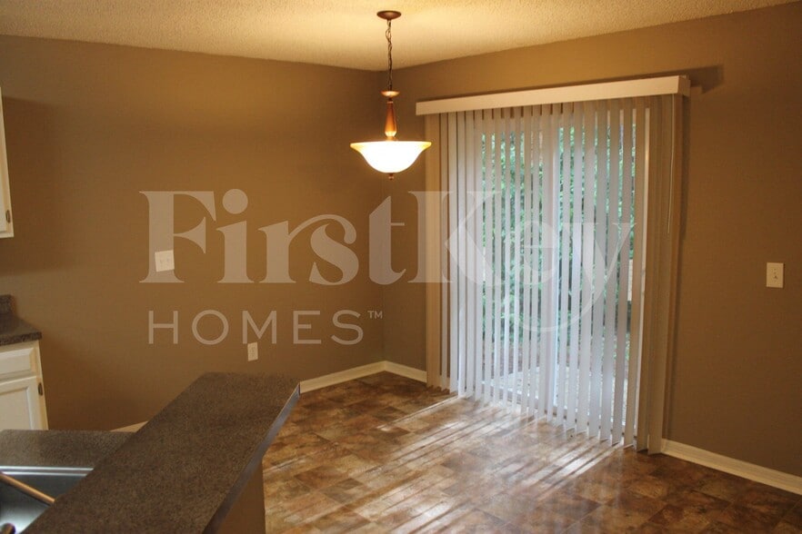 Building Photo - 14936 SE 25 Pl