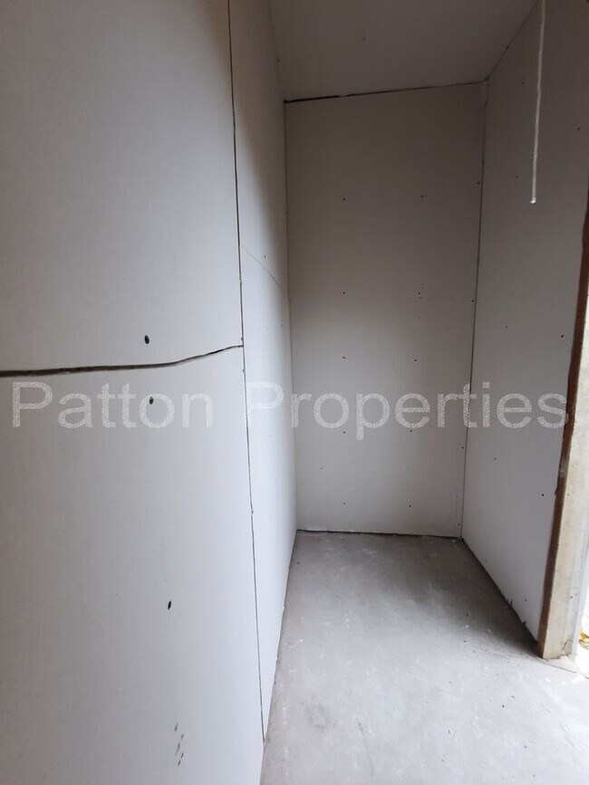Building Photo - 1833-1835 Kathleen Drive -  Outside CoC -R...