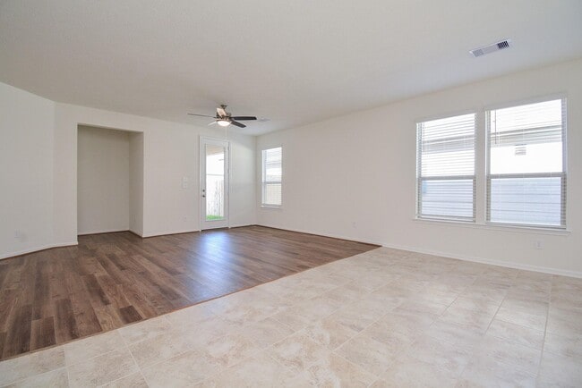 Building Photo - 17327 Rock Willow Ln