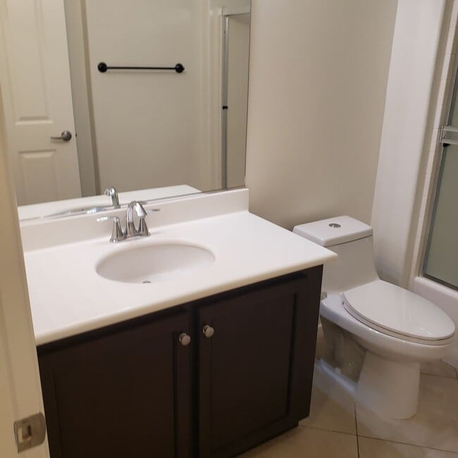 Building Photo - Awesome Home Awesome area 2bed w/ bonus ro...