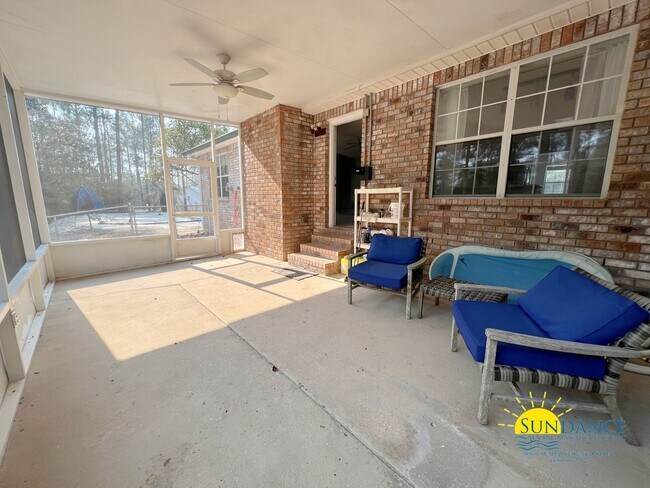 Building Photo - Beautiful 4 Bedroom Home in Crestview