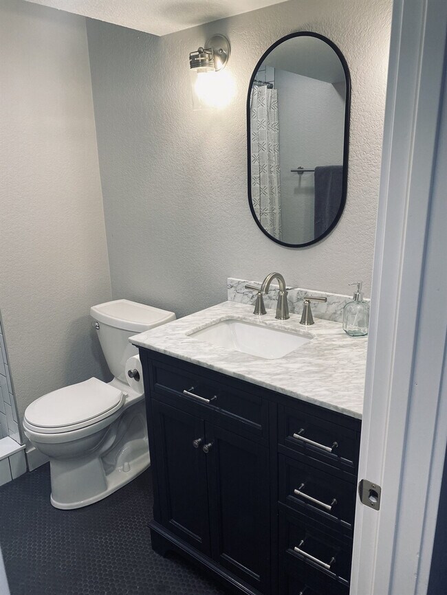 Building Photo - 3112 Rock Creek Dr