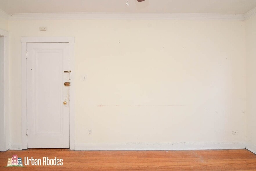 Building Photo - 3009 N Racine Ave