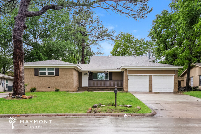 Primary Photo - 725 Hurstview Dr