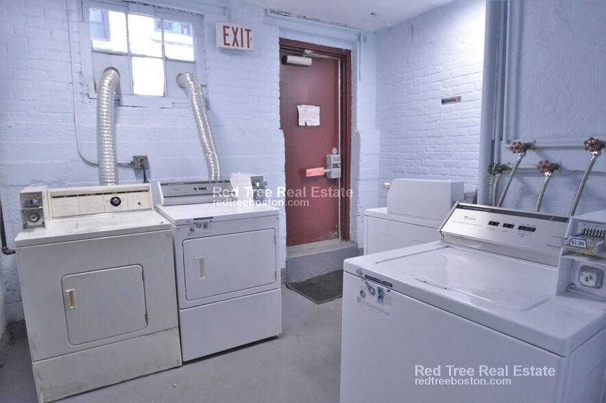 Building Photo - 64 Brighton Ave