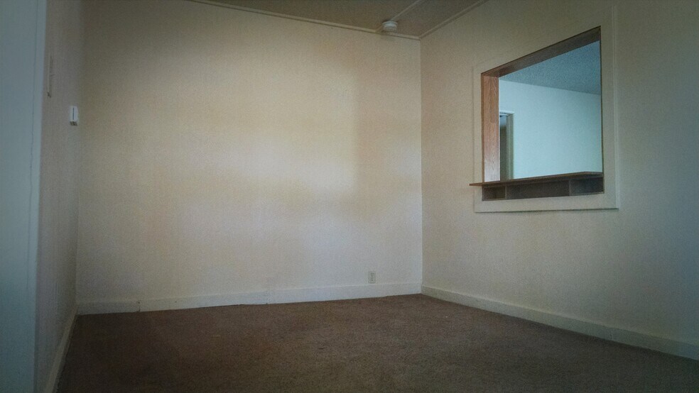Dining Room (Pic 2) - 111 Washington Avenue