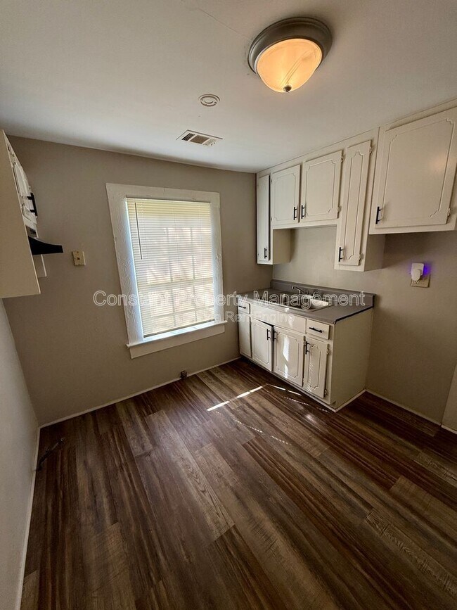 Building Photo - 116 Lexington Ave