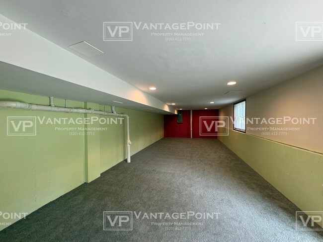 Building Photo - 2250 Daly Dr
