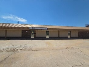 Building Photo - 8421 NE 10th St
