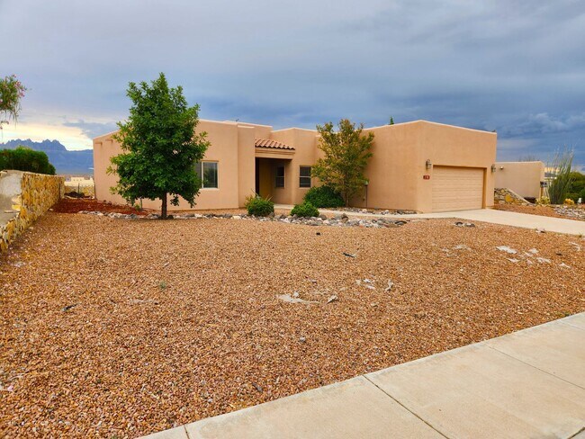 Building Photo - 2105 San Patricio Loop
