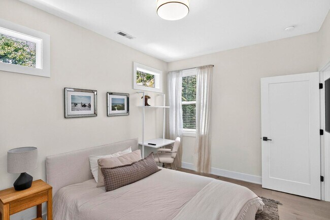 Building Photo - 926A Strouse Ave