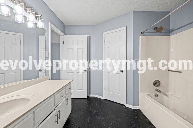 Building Photo - 5806 Ashridge Pl