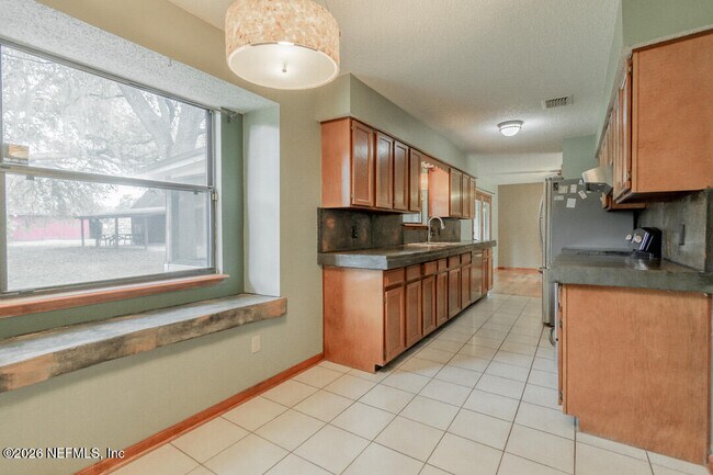 Building Photo - 4523 Chipmunk Rd