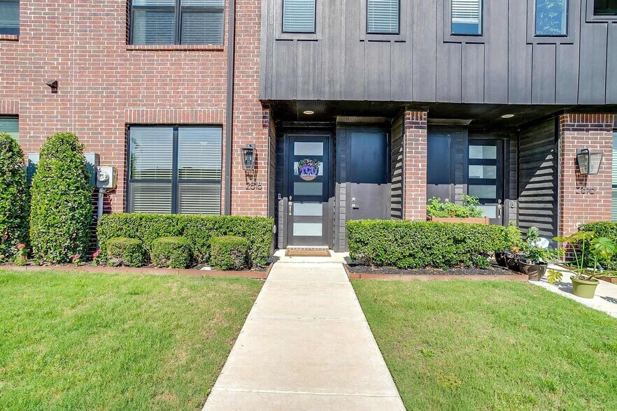 Building Photo - 2818 Addison Park Ln
