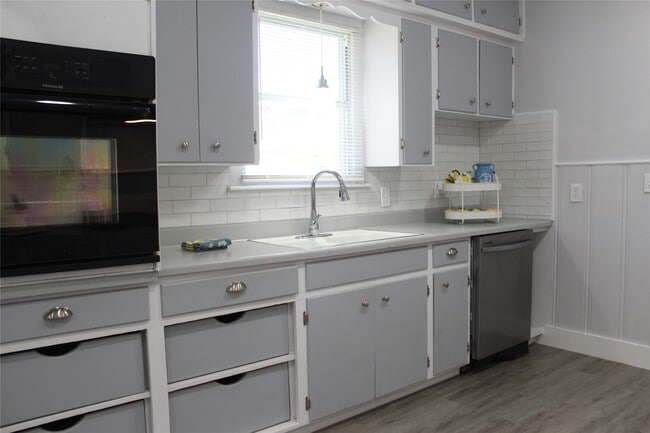 Building Photo - 710 Fahrenthold St
