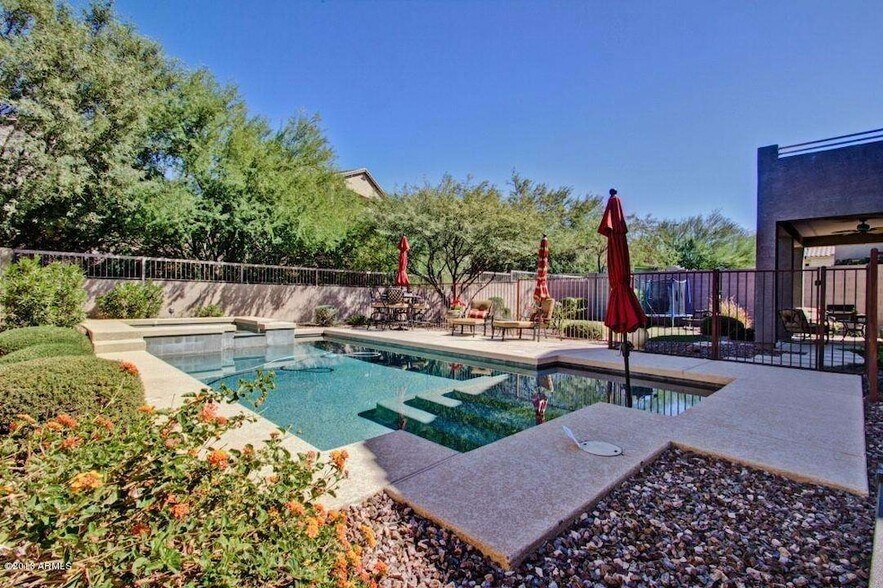 Building Photo - 3859 N El Sereno