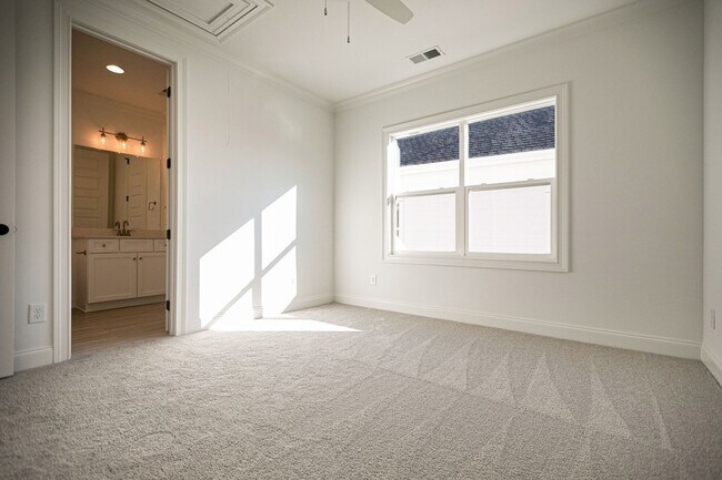 Building Photo - 3013 Long Br Cir