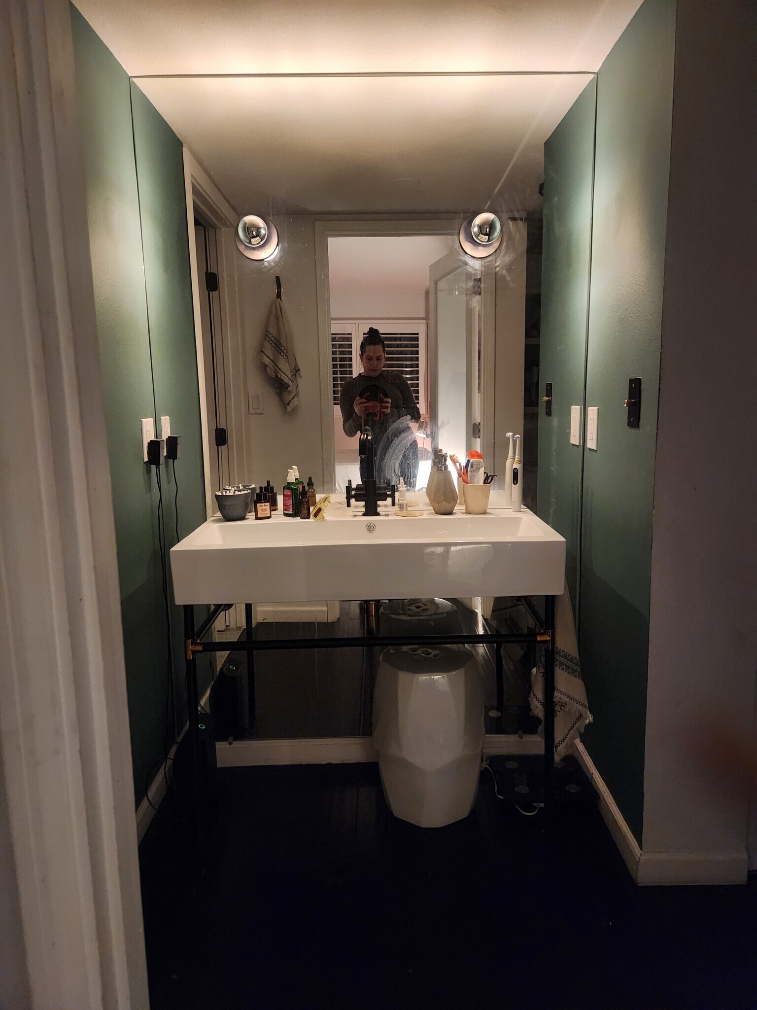 Building Photo - 435 S Virgil Ave