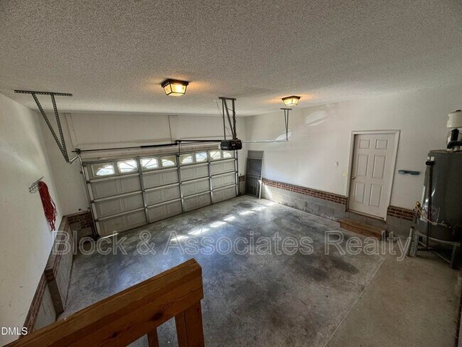 Building Photo - 111 Ayelsford Dr