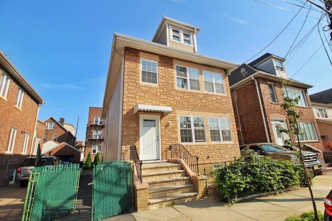 Building Photo - 8516 5th Ave