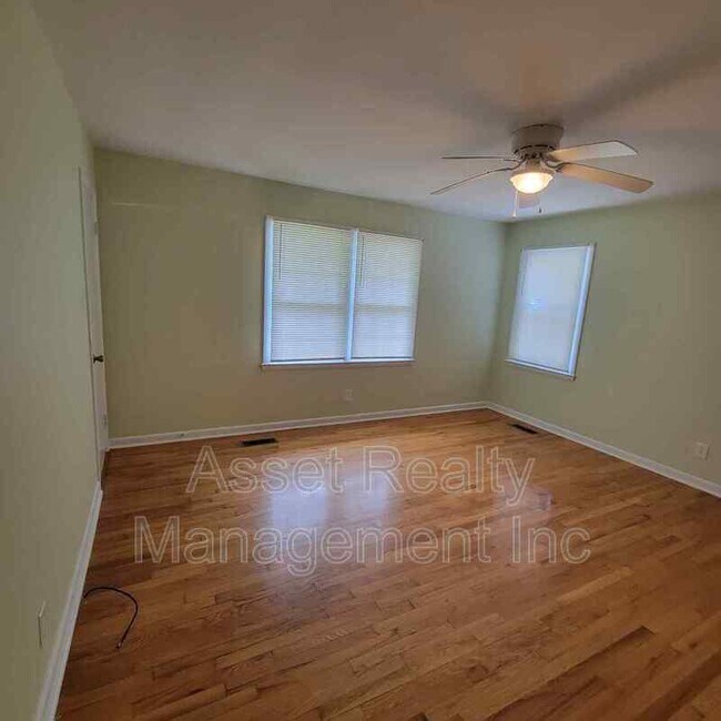 Building Photo - 201 Farlow Dr