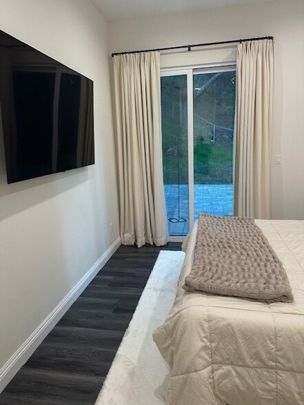 Building Photo - 15752 Royal Ridge Rd