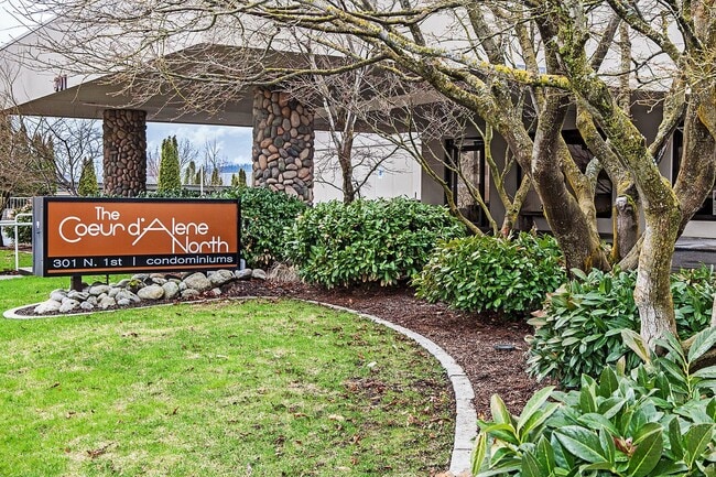 Building Photo - CDA NORTH CONDO - JUST LISTED ONE BEDROOM CONDO!