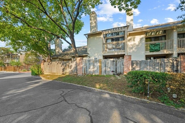 Building Photo - 3801 Menchaca Rd