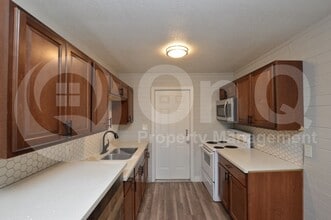 Building Photo - 6044 N 21st Ave