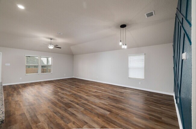 Building Photo - "Spacious 4-Bedroom Home in Converse with ...