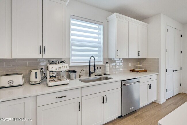 Building Photo - 72 Flintlock Ln