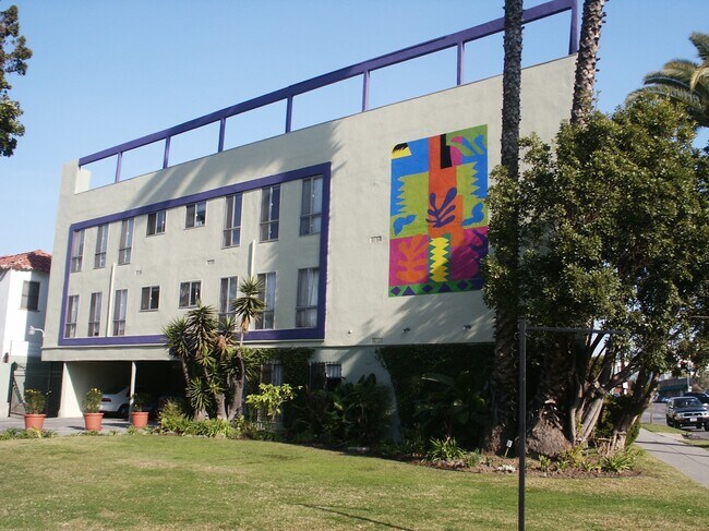 Front Exterior - 1844 S Victoria Ave