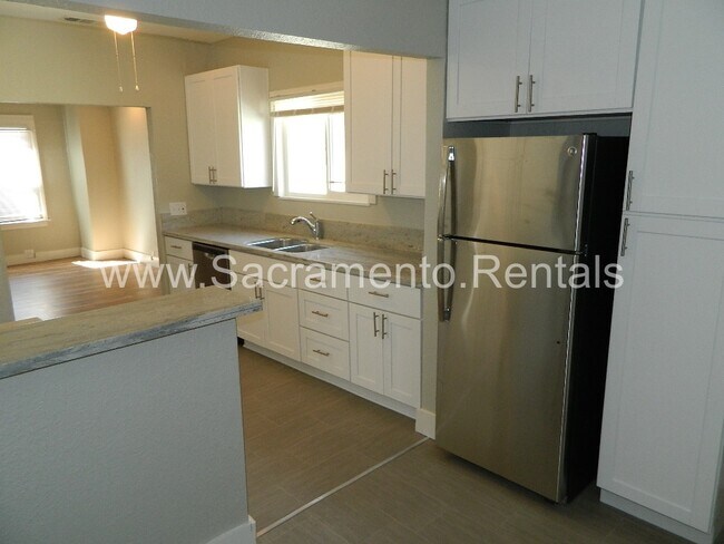 Building Photo - Updated 2bd/1ba Home with Garage near UCD Med Center