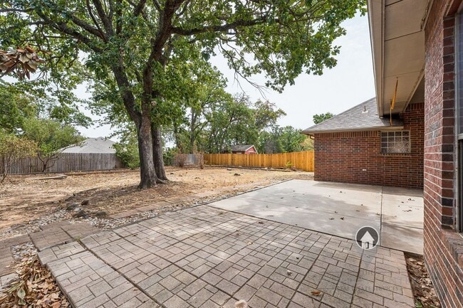 Building Photo - 716 Tuscany Way