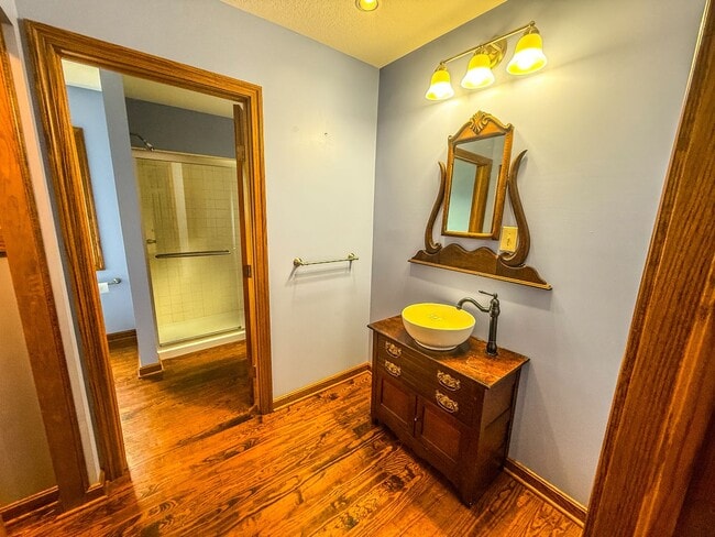 Building Photo - 4BD 2.5 BA Home with Acreage in Tippecanoe
