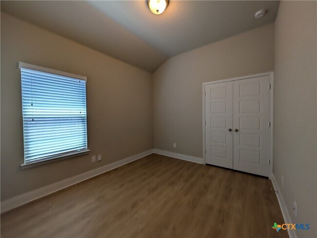 Building Photo - 1205 Old FM 306