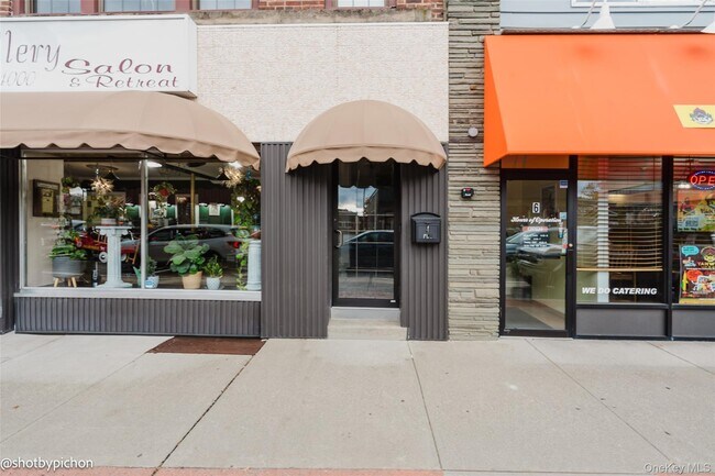 Building Photo - 4 Raymond Ave