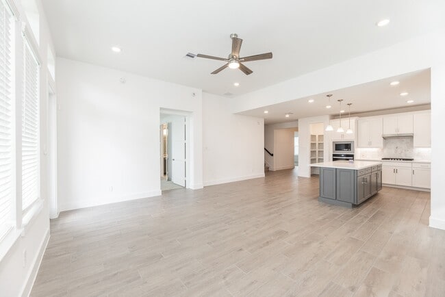 Building Photo - 7819 Cattail Shallows Ln