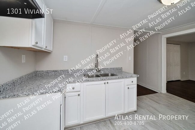 Building Photo - 1301 Vivian St SW
