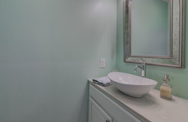 Building Photo - 236 Ward Ave