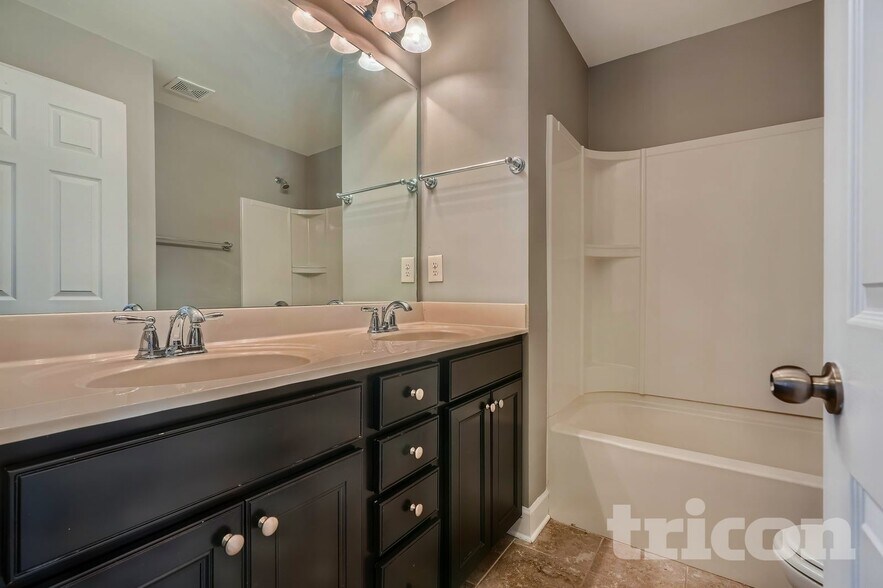 Building Photo - 764 Wexford Cove Way