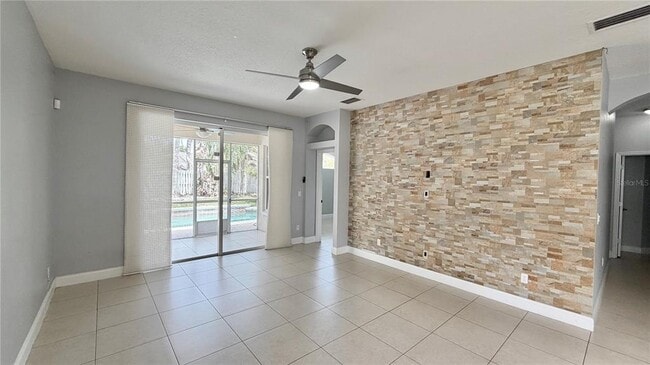 Building Photo - 4860 Chalfont Dr