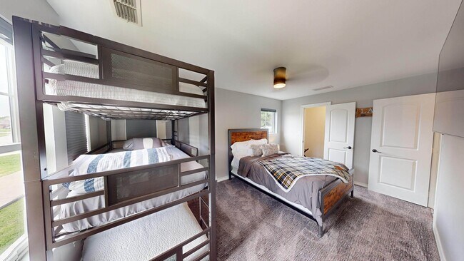 Building Photo - 430 Peninsula Dr