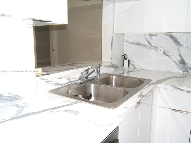 Building Photo - 9022 SW 123rd Ct