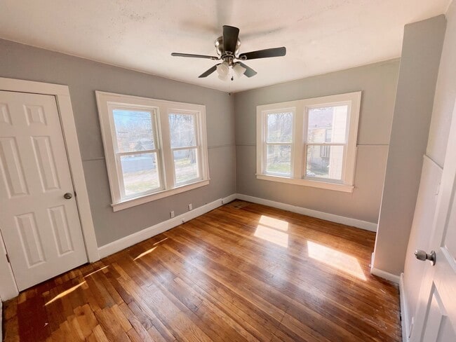 Building Photo - 5817 Highland Ave