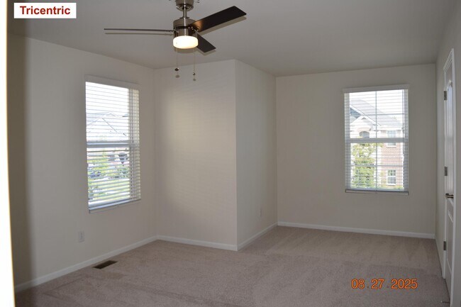 Building Photo - 49577 Shoreline Dr