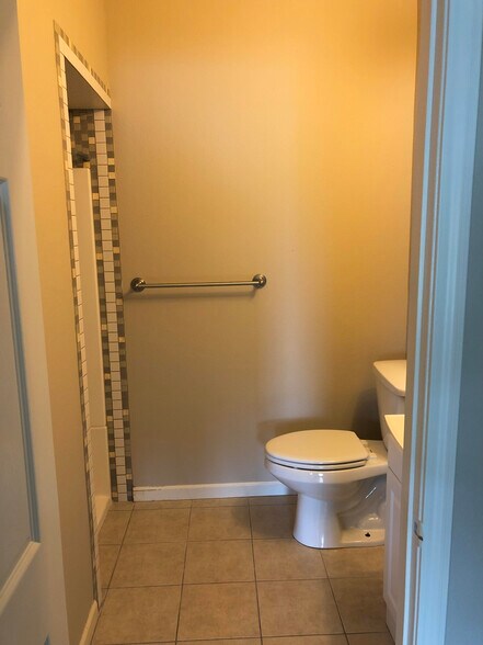 Building Photo - 4449 Brown St