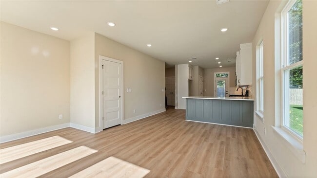 Building Photo - 1209 SW Journey Ln