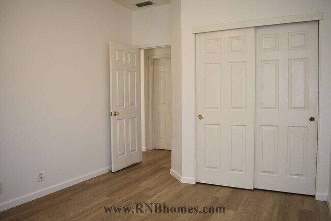Building Photo - 2108 Macaw Ln